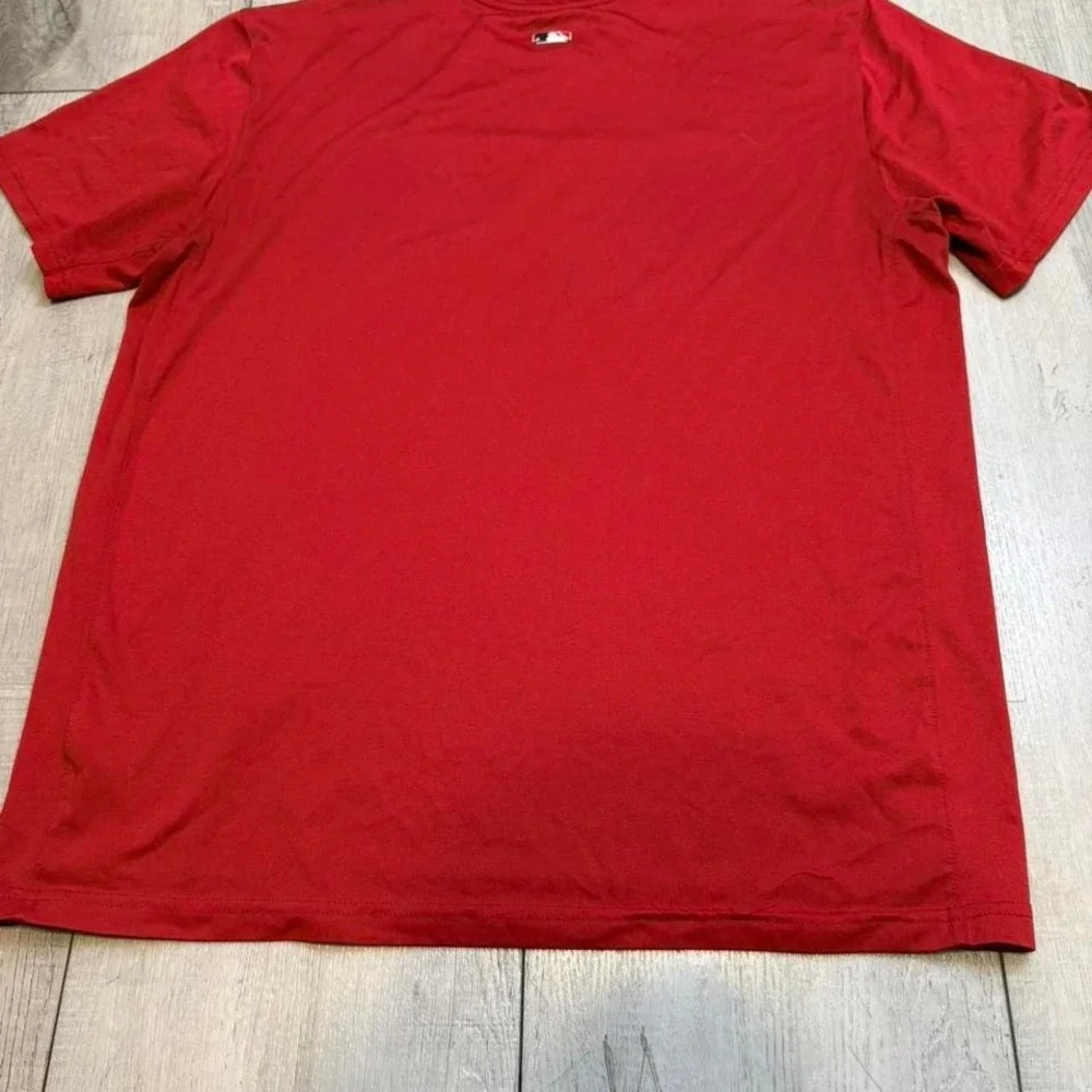 Nike red Boston Red Sox T-shirt athletic fabric‎ Men's size  Large